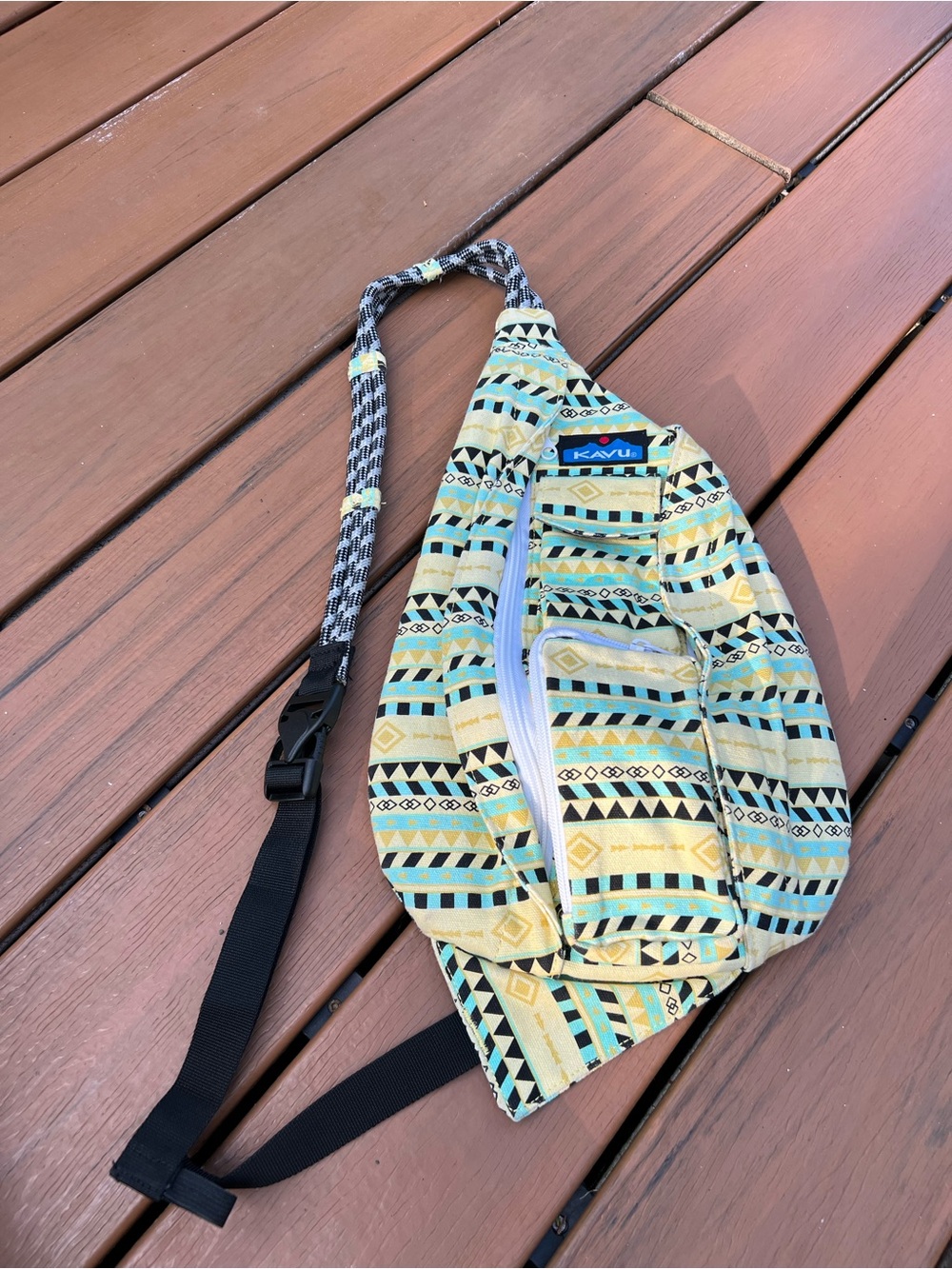 KAVU Rope Bag Sling Crossbody Backpack Yellow
Aztec Geometric Print Canvas